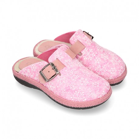 Wool effect OKAA CLOG Home shoes with snowflakes design.