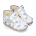 CLOUD print wool knit bootie home shoes with hook and loop strap.