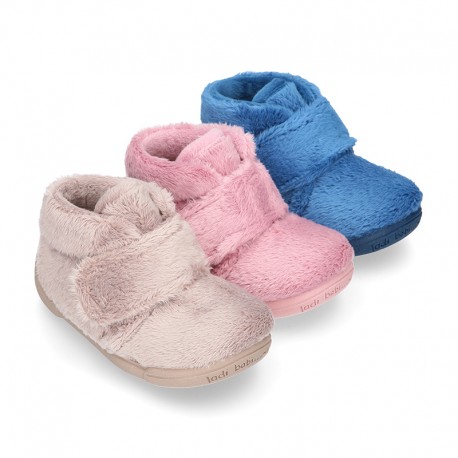 Little kids wool cotton home booties laceless with reinforced toe cap and counter.