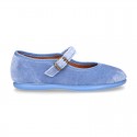 Velvet stylized Girl Mary Jane shoes with buckle fastening.