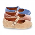 Velvet stylized Girl Mary Jane shoes with buckle fastening.