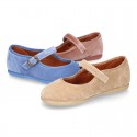 Velvet stylized Girl Mary Jane shoes with buckle fastening.