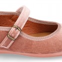 Velvet stylized Girl Mary Jane shoes with buckle fastening.