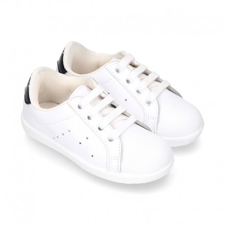 Washable Nappa leather OKAA kids tennis shoes with laces and toe cap.