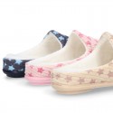 STARS print design corduroy home shoes with opened shape.