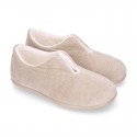 SQUARE design wool knit kids home shoes with central opening.