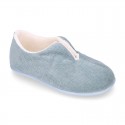 SQUARE design wool knit kids home shoes with central opening.