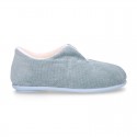 SQUARE design wool knit kids home shoes with central opening.