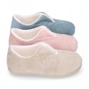 SQUARE design wool knit kids home shoes with central opening.