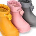 Little SOLID COLORS Rain boots with adjustable neck for little kids.