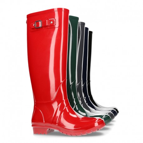 Knee high rain boots in plain colors with glossy finish, in large sizes.