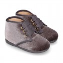 Little bootie in velvet canvas for little kids.