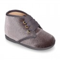 Little bootie in velvet canvas for little kids.