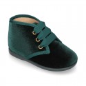 Little bootie in velvet canvas for little kids.