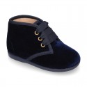 Little bootie in velvet canvas for little kids.