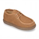 New Suede leather WALLABEE style shoes with shoelaces closure.