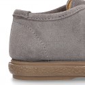 Zapato niño tipo WALLABEE con cordones en piel serraje.