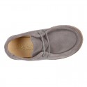 New Suede leather WALLABEE style shoes with shoelaces closure.