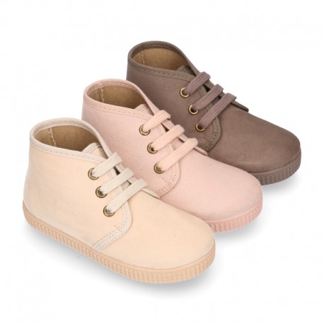 Kids canvas Casual Bootie shoes with laces in pastel colors.