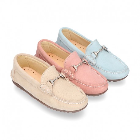 New Moccasin shoes with stirrup in pastel colors.