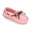 Nobuck leather Moccasin shoes with contraste bows for little kids.