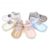 Schoenen Meisjesschoenen Mary Janes toddler size metal buckles pearls White Patent "leather" Mary Jane baby shoes 