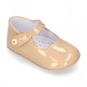 Patent leather Mary Janes for babies with button.