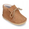 Little BEAR design safari boots in suede leather for babies.