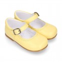 Nappa leather little Girl Mary Jane shoes with buckle fastening in seasonal colors.