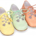 Zapato niño INGLES con cordones y borlas en piel en colores de MODA.
