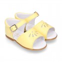 Nappa leather little Girl Sandal shoes with buckle fastening in seasonal colors.