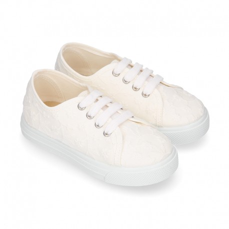 EMBROIDERY cotton canvas design tennis shoes for kids.