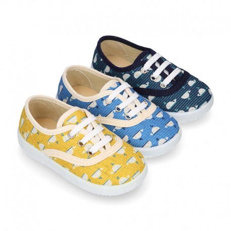 Cotton canvas Kids Bamba shoes with sweet WHALES design.