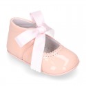 Little Baby Mary Jane shoes angel style with ties in patent leather.