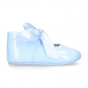 Little Baby Mary Jane shoes angel style with ties in patent leather.