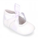 Little Baby Mary Jane shoes angel style with ties in patent leather.