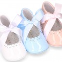 Little Baby Mary Jane shoes angel style with ties in patent leather.