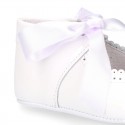 Little Baby Mary Jane shoes angel style with ties in patent leather.