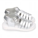 METAL leather sandals with buckle fastening and SUPER FLEXIBLE soles.