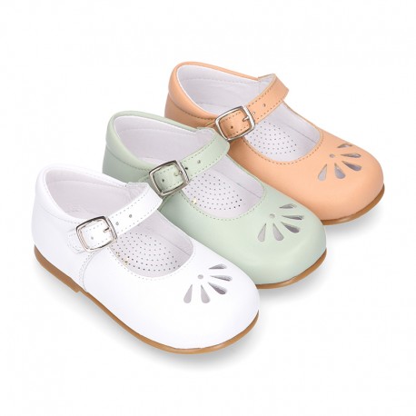 FLOWER design Girl OKAA little Mary Jane shoes with buckle fastening in soft leather.