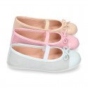 Girl´s MICROFIBER combined with PATENT finish ballet flats with ribbon and elastic band.