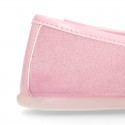 Girl´s MICROFIBER combined with PATENT finish ballet flats with ribbon and elastic band.