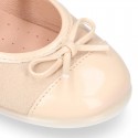 Girl´s MICROFIBER combined with PATENT finish ballet flats with ribbon and elastic band.