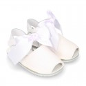 Shiny soft leather Menorquina sandals for baby girls and BOW.