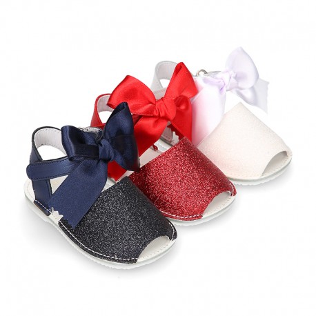 Shiny soft leather Menorquina sandals for baby girls and BOW.