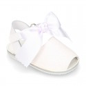 Shiny soft leather Menorquina sandals for baby girls and BOW.