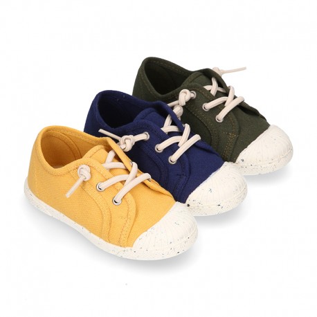 RECYCLED Canvas Kids Sneaker shoes laceless and with toe cap.