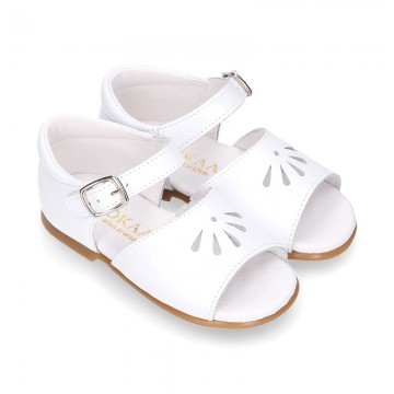WHITE Nappa leather little Girl Sandal shoes with buckle fastening.
