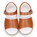 Nappa leather little Girl Sandal shoes with buckle fastening in TAN color.