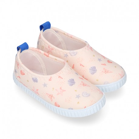 Zapatilla niños NEOPRENO con diseño con CONCHAS para playa y piscina.